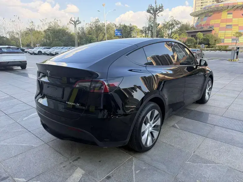 2023 Tesla Model Y с пробегом 40 000 км