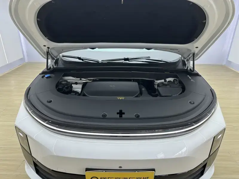 2024 Li Auto (Lixiang) L6 с пробегом 61 400 км