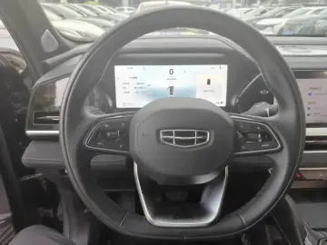 2024 Geely Monjaro с пробегом 39 500 км