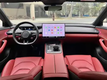 2024 Xiaomi SU7 с пробегом 10 000 км