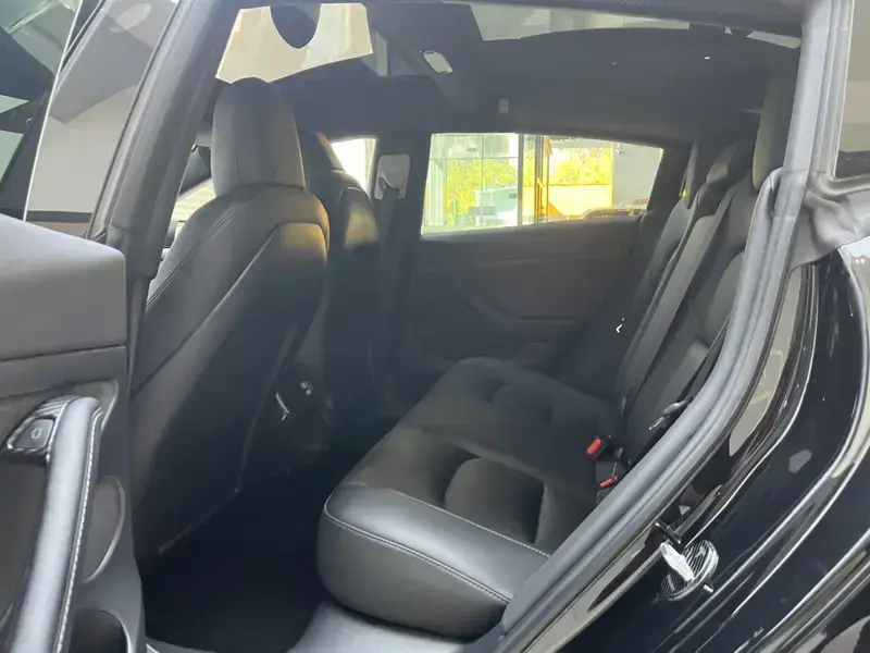 2021 Tesla Model 3 с пробегом 50 000 км