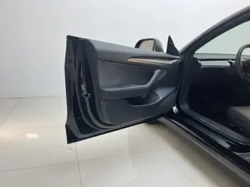2021 Tesla Model 3 с пробегом 50 000 км