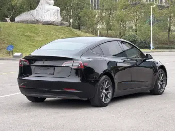 2021 Tesla Model 3 с пробегом 90 000 км