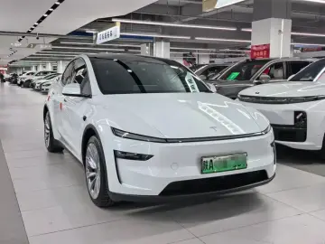 2025 Tesla Model Y с пробегом 29 000 км