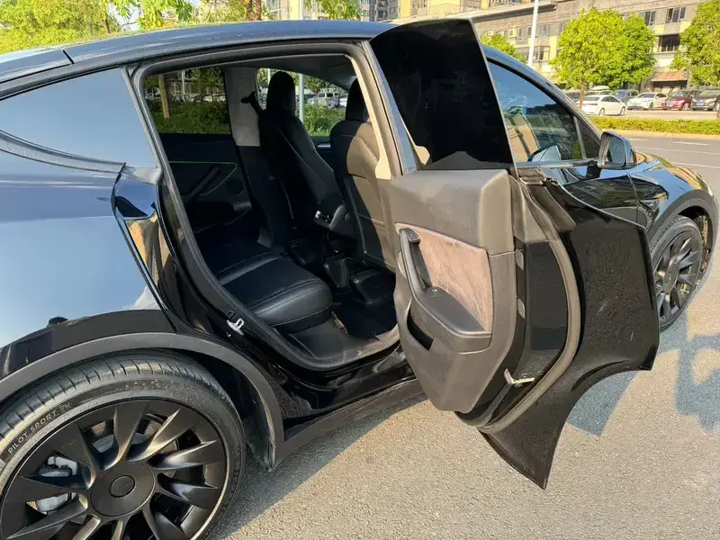 2021 Tesla Model Y с пробегом 73 000 км