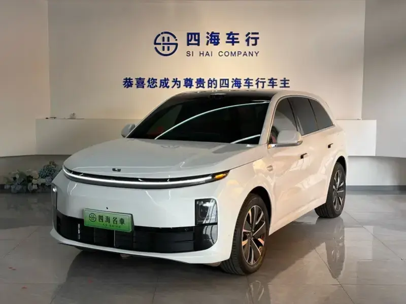 2025 Li Auto (Lixiang) L6 с пробегом 26 000 км