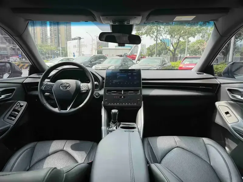 2023 Toyota Avalon с пробегом 18 000 км