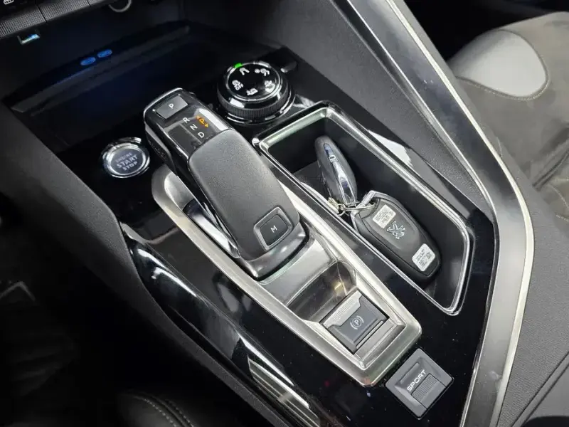 2021 Peugeot 3008 с пробегом 48 167 км