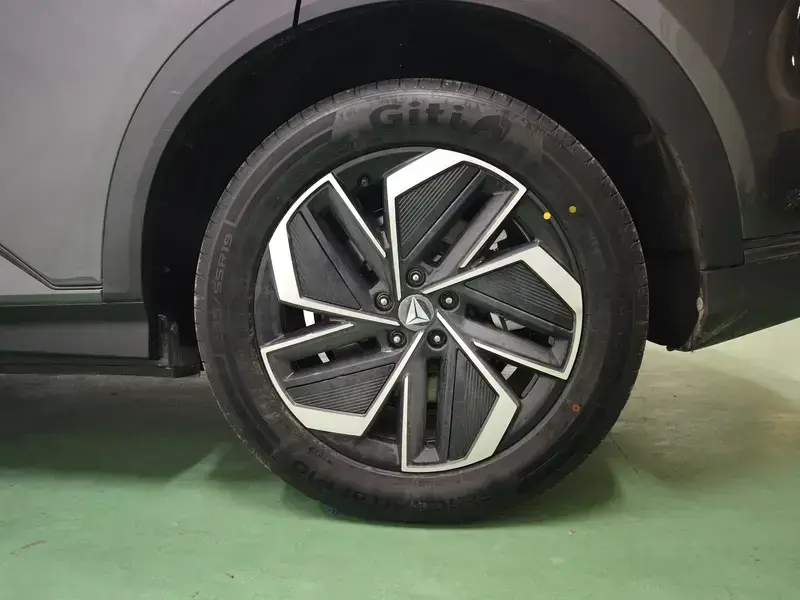 2026 Changan Deepal S07 с пробегом 700 км