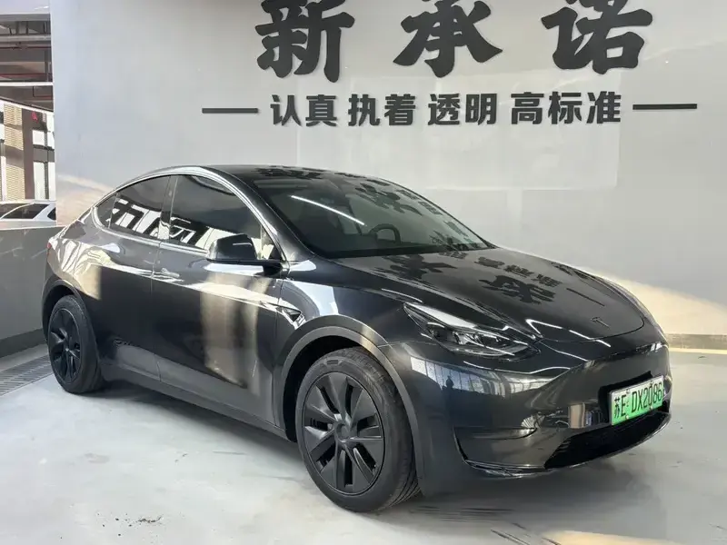 2024 Tesla Model Y с пробегом 42 000 км