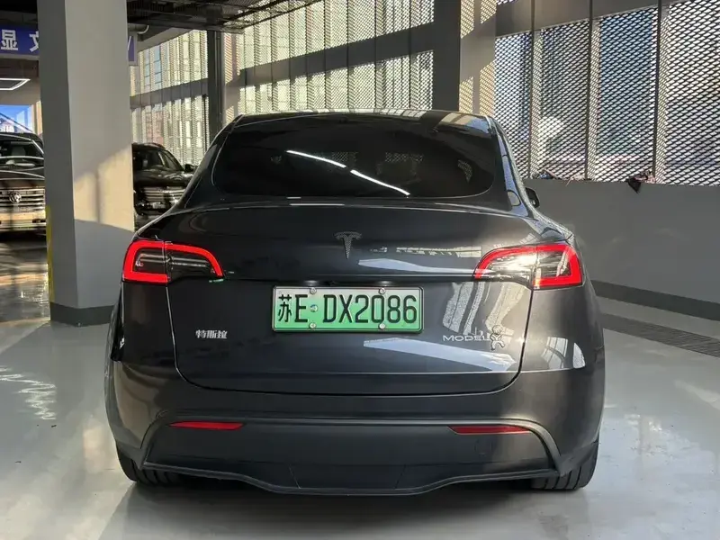 2024 Tesla Model Y с пробегом 42 000 км