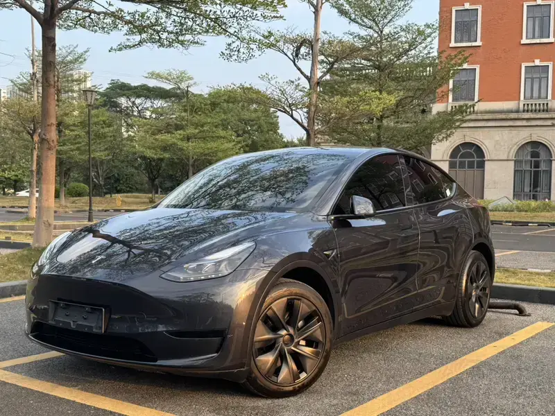 2024 Tesla Model Y с пробегом 30 200 км