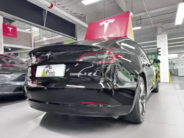 2022 Tesla Model 3 с пробегом 62 000 км