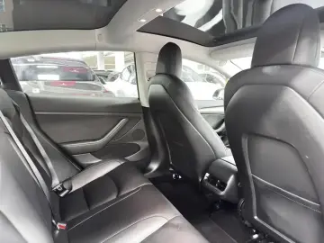 2022 Tesla Model 3 с пробегом 62 000 км