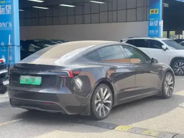 2023 Tesla Model 3 с пробегом 58 000 км