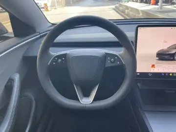 2023 Tesla Model 3 с пробегом 58 000 км