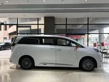 2022 Denza D9 с пробегом 116 000 км