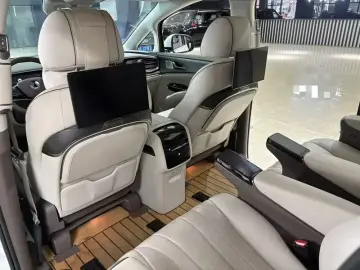 2022 Denza D9 с пробегом 116 000 км