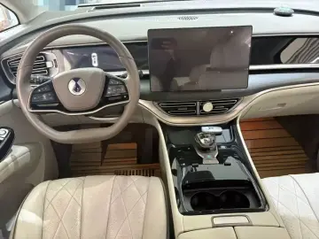 2022 Denza D9 с пробегом 116 000 км