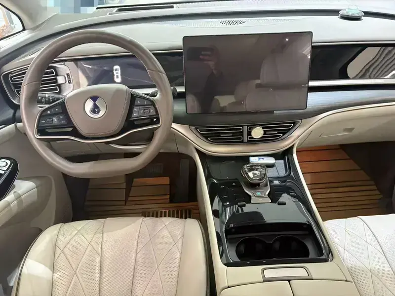 2022 Denza D9 с пробегом 116 000 км