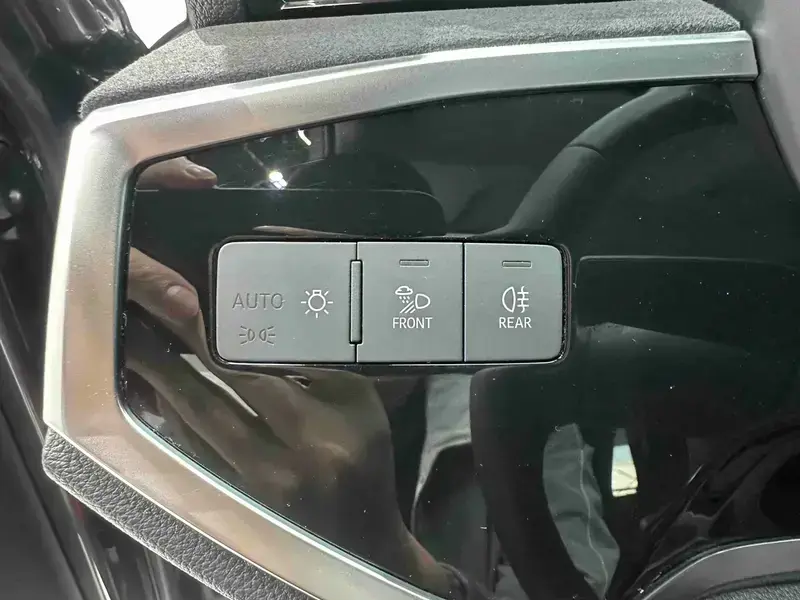 2023 Audi Q3 с пробегом 33 400 км