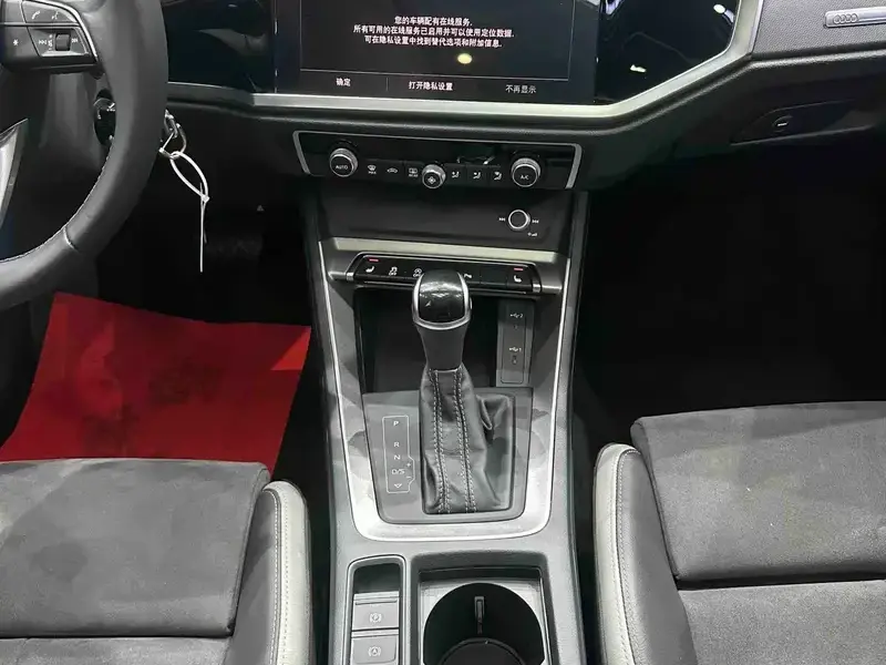 2023 Audi Q3 с пробегом 33 400 км