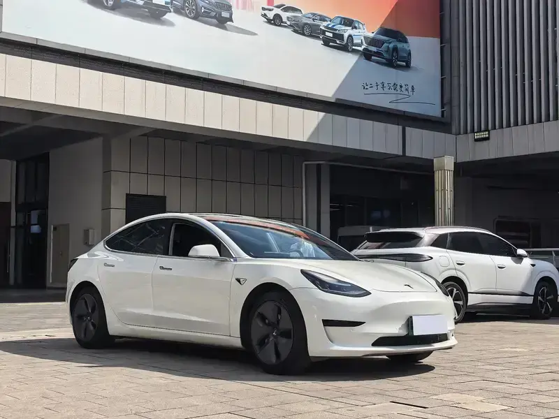 2020 Tesla Model 3 с пробегом 71 000 км