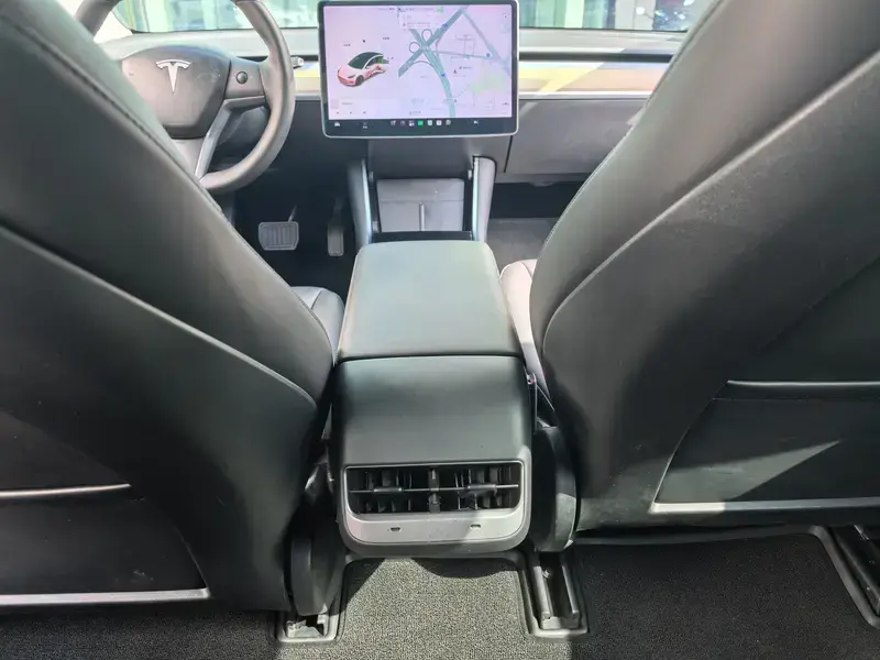 2020 Tesla Model 3 с пробегом 71 000 км