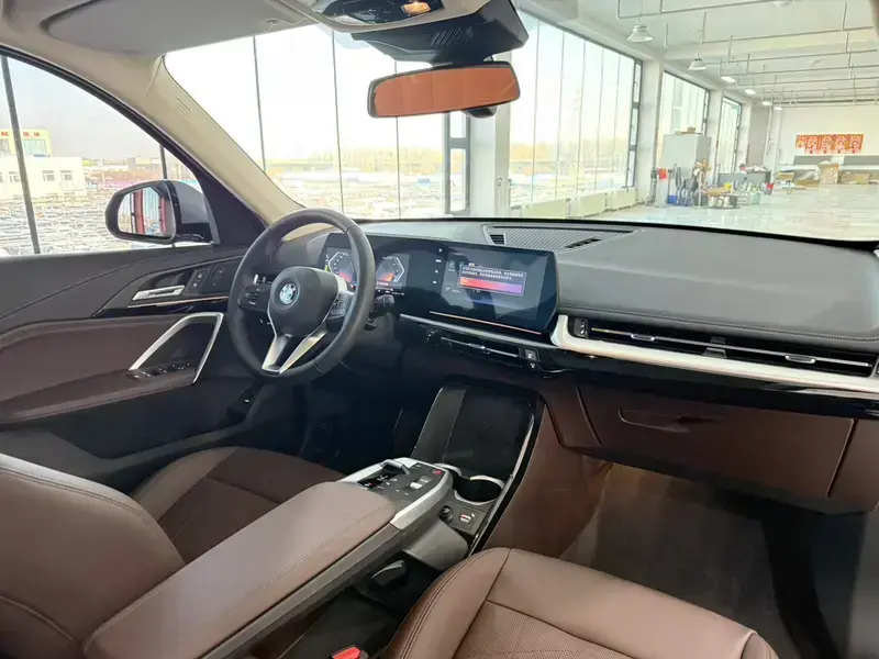 2023 BMW X1 с пробегом 10 000 км