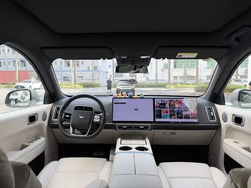 2024 Li Auto (Lixiang) L6 с пробегом 15 000 км
