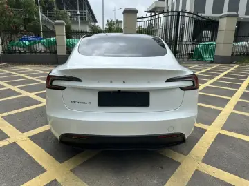 2023 Tesla Model 3 с пробегом 25 000 км