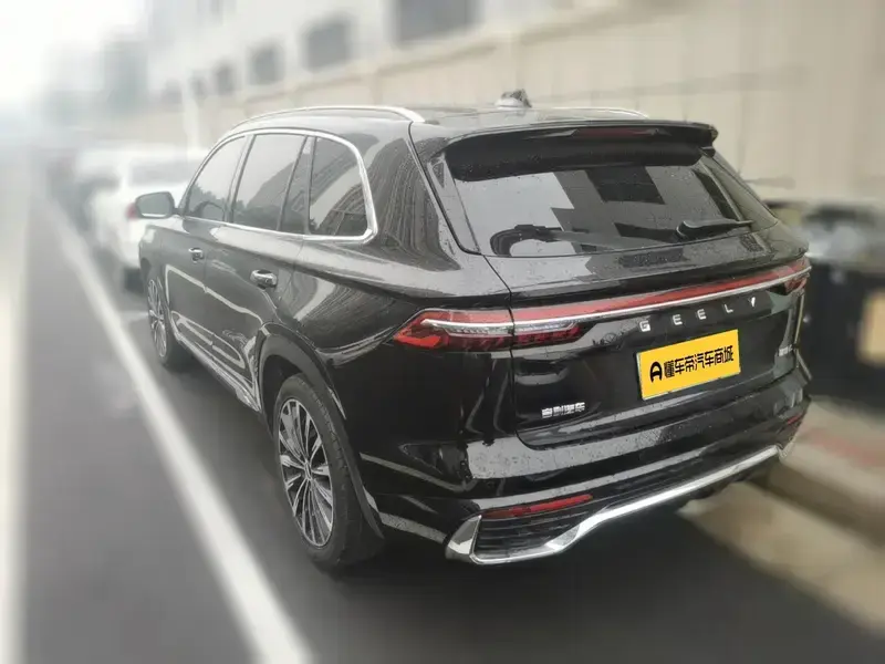 2025 Geely Monjaro с пробегом 31 000 км