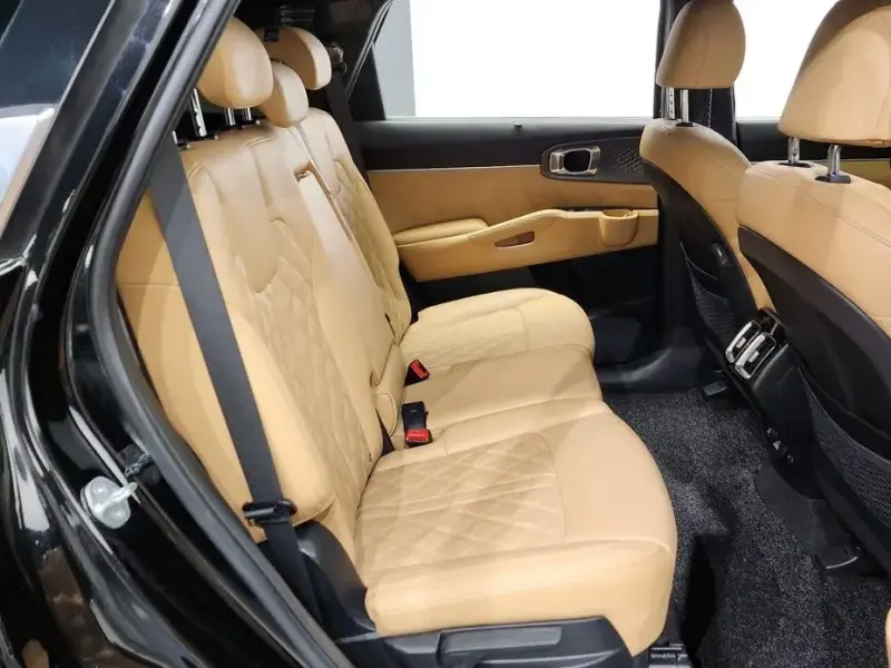 2023 Kia Sorento с пробегом 31 395 км