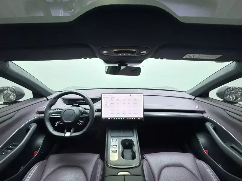 2024 Xiaomi SU7 с пробегом 14 900 км