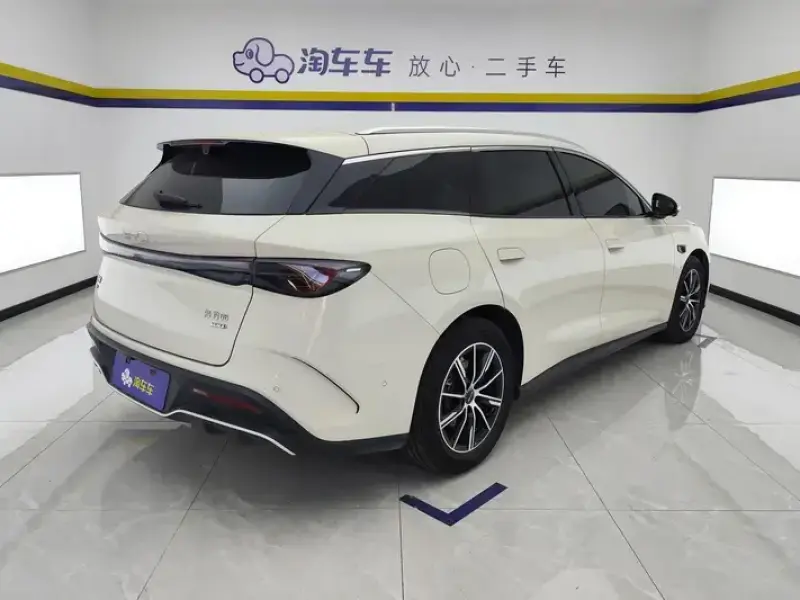 2025 BYD Seal 06 с пробегом 17 000 км