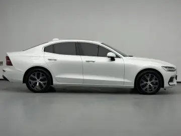 2024 Volvo S60 с пробегом 15 000 км