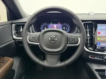 2024 Volvo S60 с пробегом 15 000 км