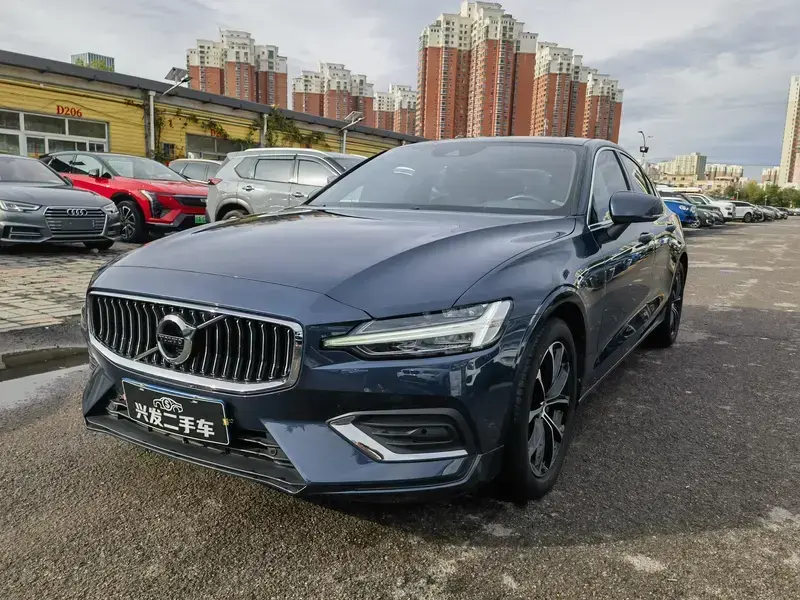 2022 Volvo S60 с пробегом 91 000 км