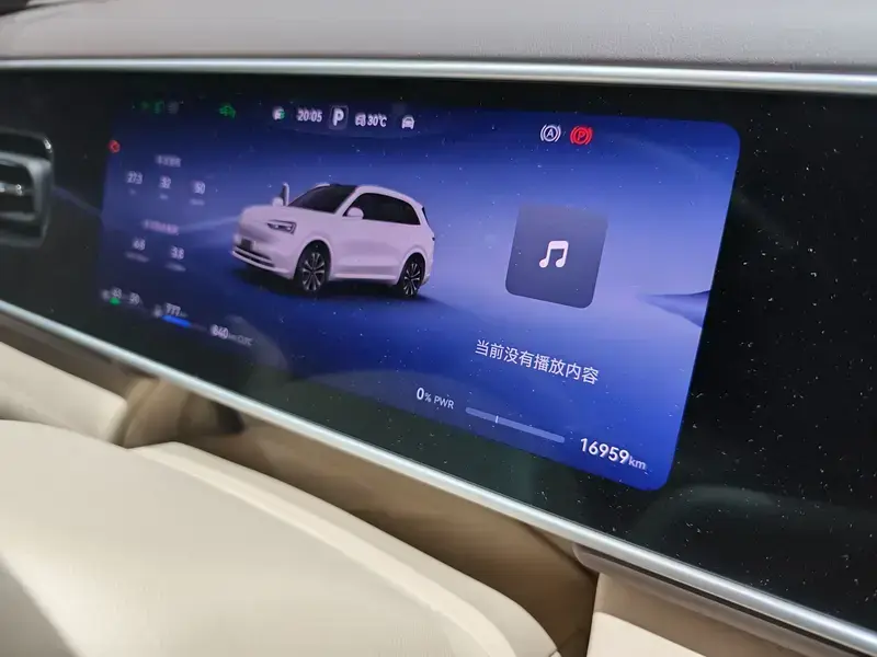 2026 Aito M6 с пробегом 18 000 км