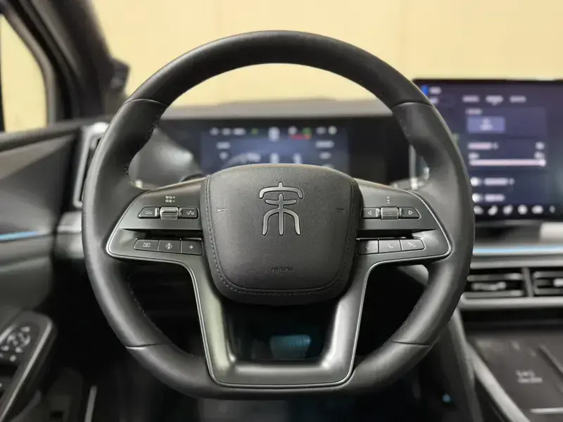 2025 BYD Song L с пробегом 29 000 км