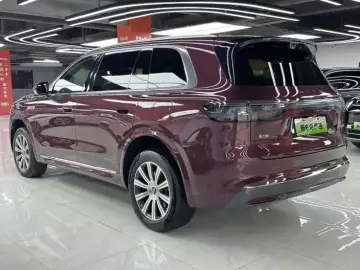 2025 Aito M8 с пробегом 14 000 км