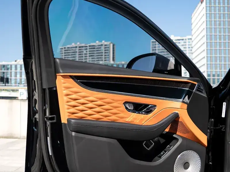 2021 Bentley Flying Spur с пробегом 9 000 км