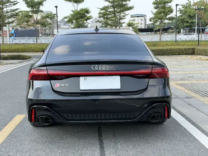 2024 Audi A7 с пробегом 103 000 км