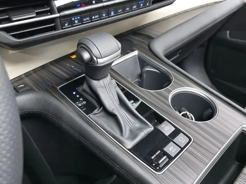 2024 Toyota Sienna с пробегом 18 784 км