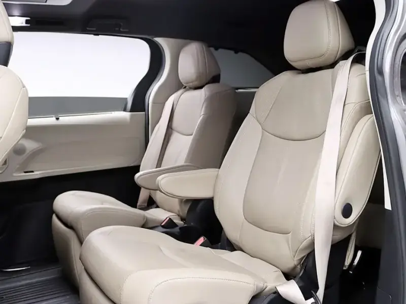 2021 Toyota Sienna с пробегом 44 400 км