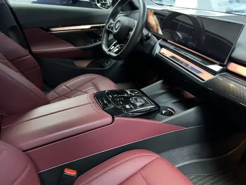 2025 BMW 5 серии с пробегом 36 000 км