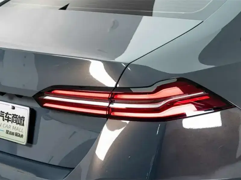 2024 BMW i5 с пробегом 17 700 км