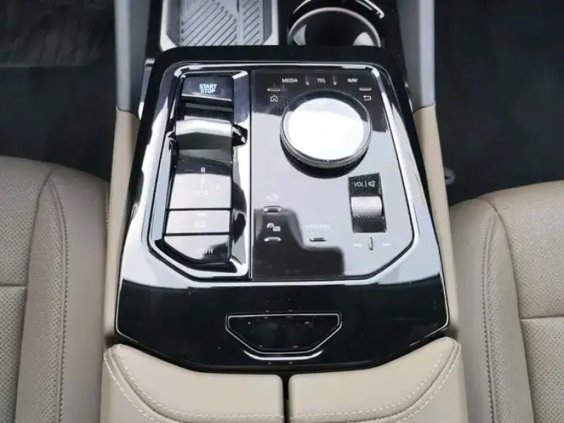 2025 BMW i5 с пробегом 13 000 км