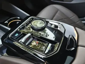 2024 BMW i5 с пробегом 18 000 км