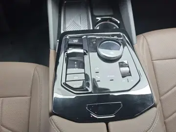 2025 BMW i5 с пробегом 14 500 км